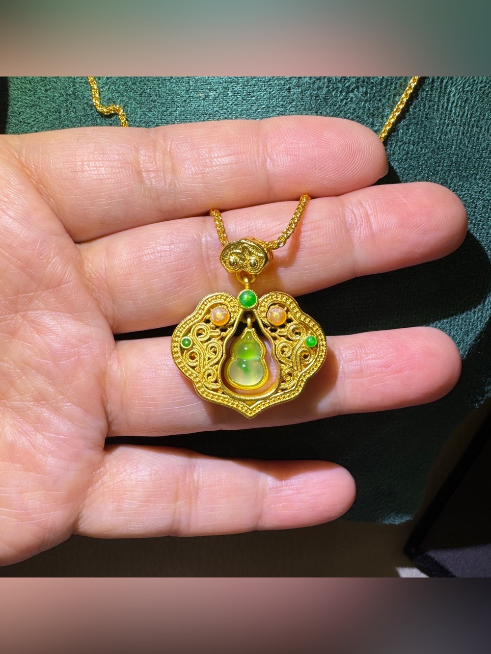 Gold Gourd Pendant Necklace Green Jade Style - Picture 4 of 7